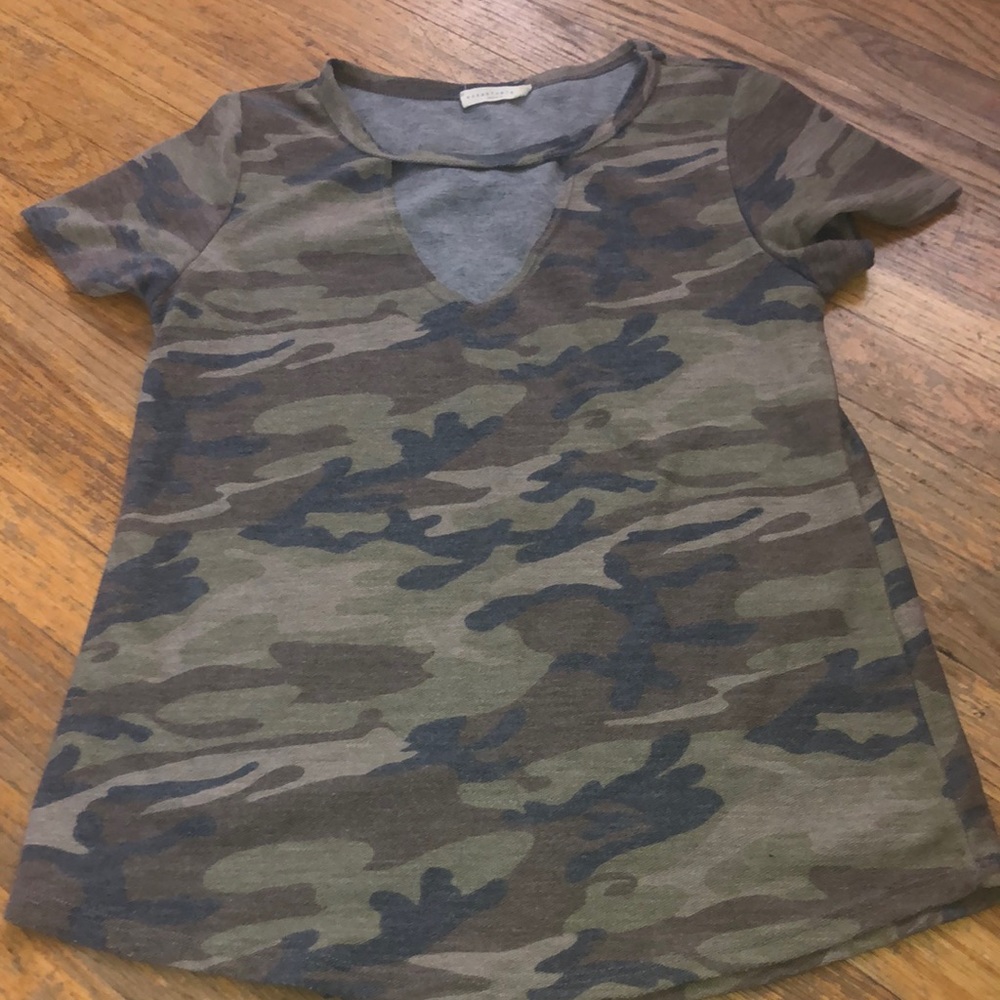 V neck t shirt.